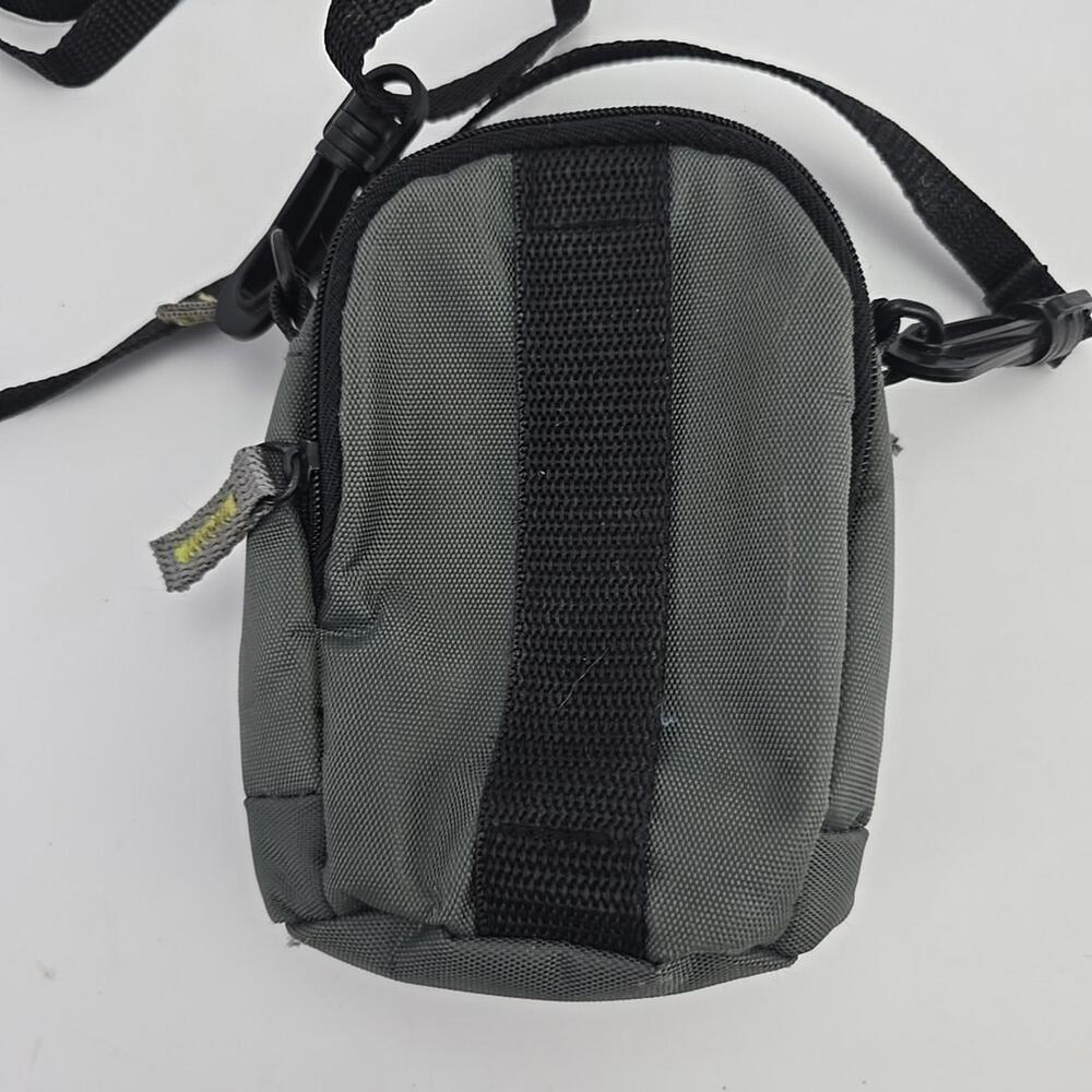 Case Logic Black Compact Camera Pouch Nylon, Padded, Belt Loop - Picture 3 of 11